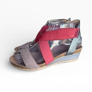 Naot Vixen Stone Red Leather Color Block Metallic Wedge Comfort Sandal Sz 36